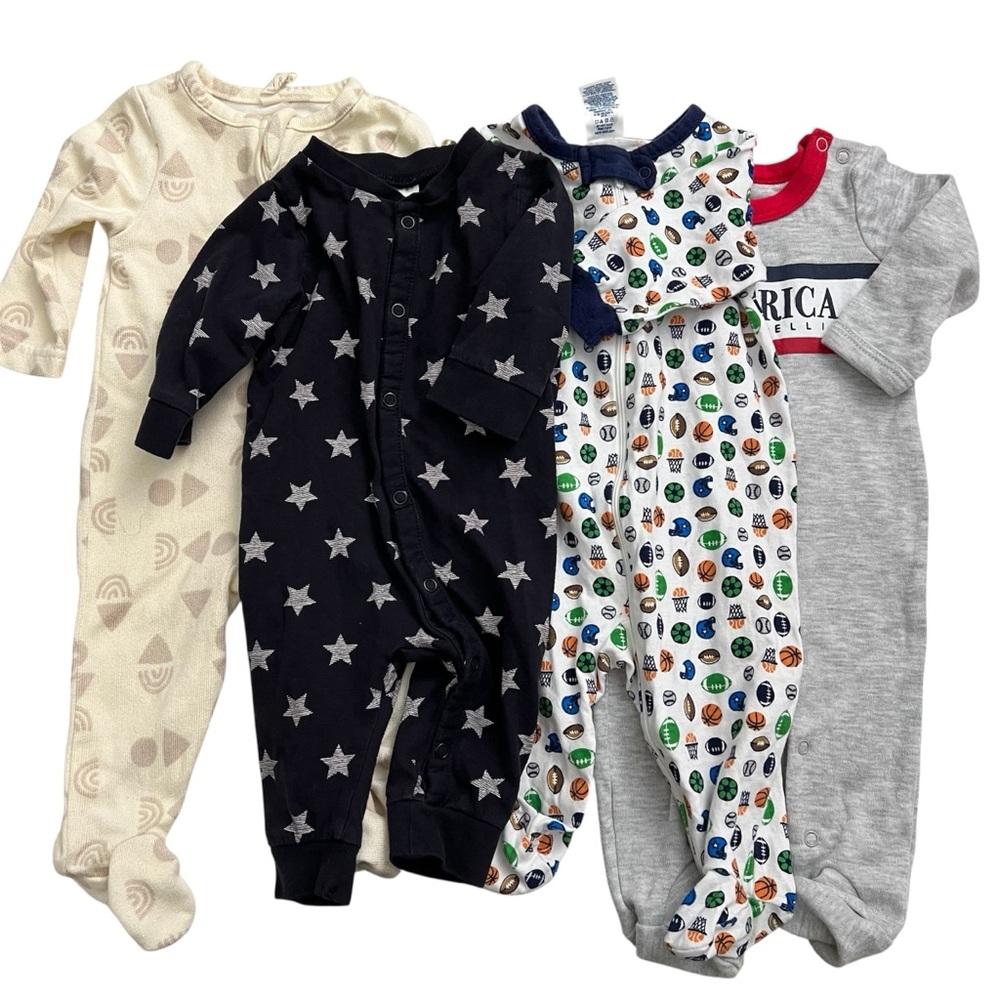 Bundle of Four Long Sleeve Onesie Sleepers Pajamas Baby Sizes 0-3 Months
